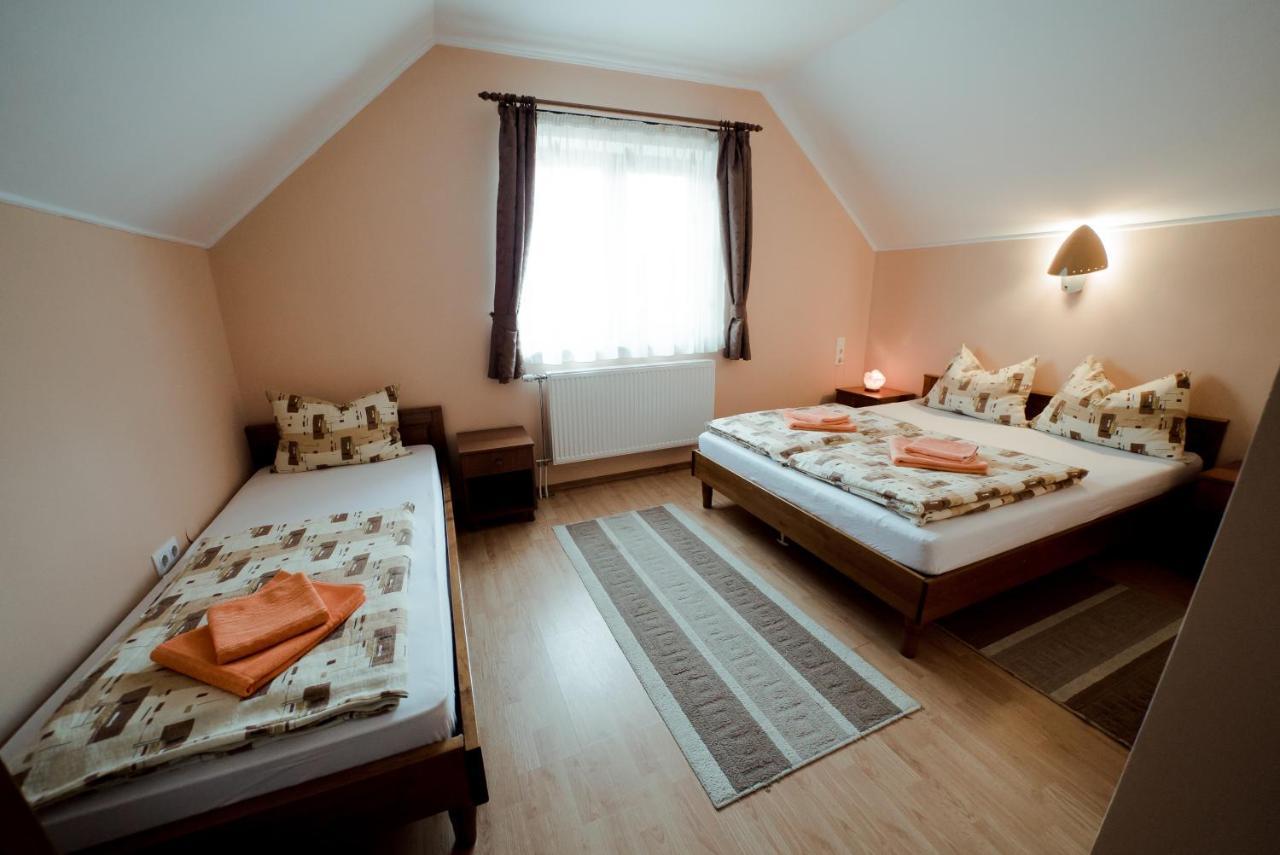 Bed and Breakfast Nagy-Homorod Etterem Es Panzio Rares Exteriér fotografie