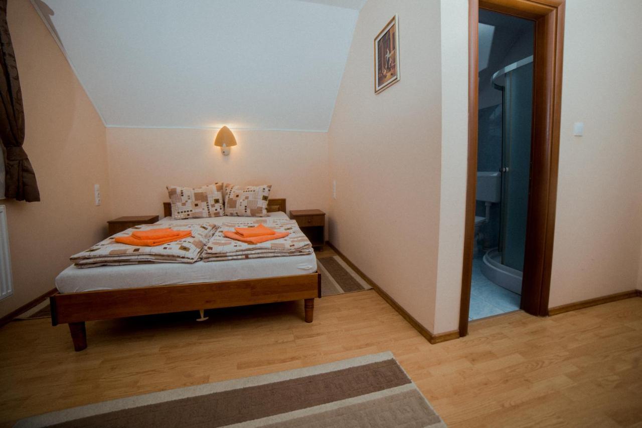 Bed and Breakfast Nagy-Homorod Etterem Es Panzio Rares Exteriér fotografie